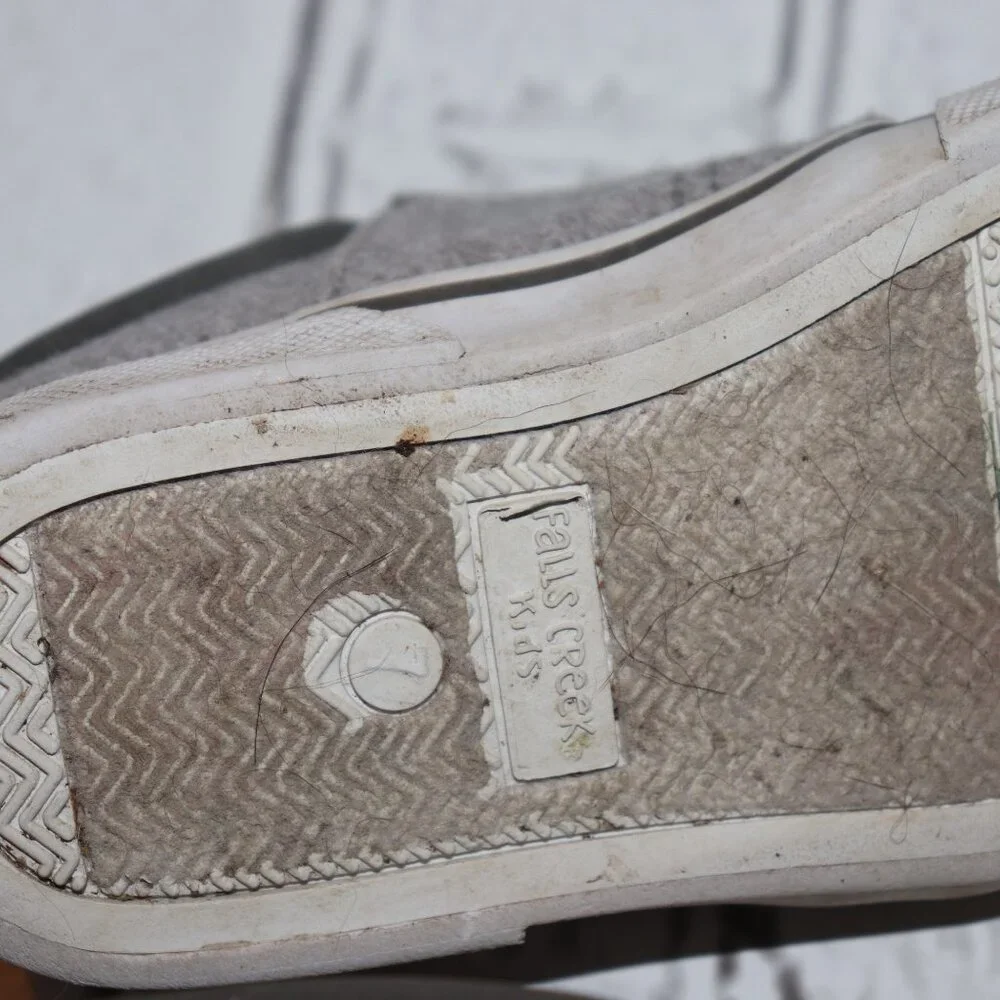 🌫️ FALLS CREEK GRAY SHOES · TODDLER SIZE 7 👟